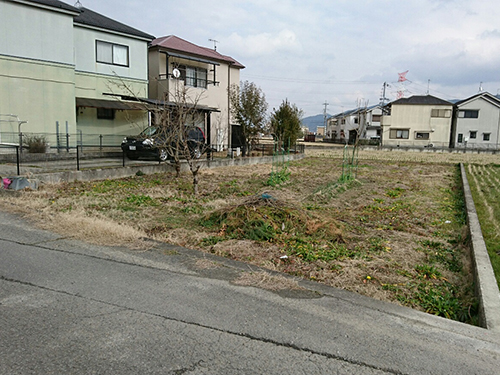 約100坪の建築条件なし売土地