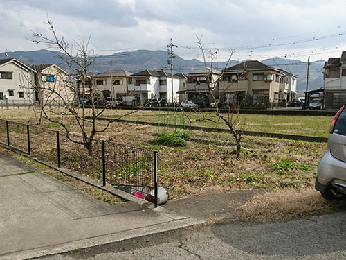 約100坪の建築条件なし売土地